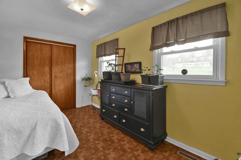 266 N Illinois Ave, Mansfield, Ohio 44905, 2 Bedrooms Bedrooms, ,1 BathroomBathrooms,Residential,For Sale,Illinois Ave,9072907