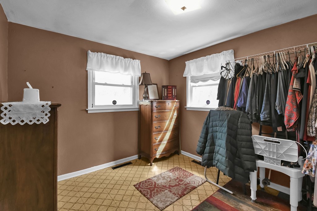 266 N Illinois Ave, Mansfield, Ohio 44905, 2 Bedrooms Bedrooms, ,1 BathroomBathrooms,Residential,For Sale,Illinois Ave,9072907