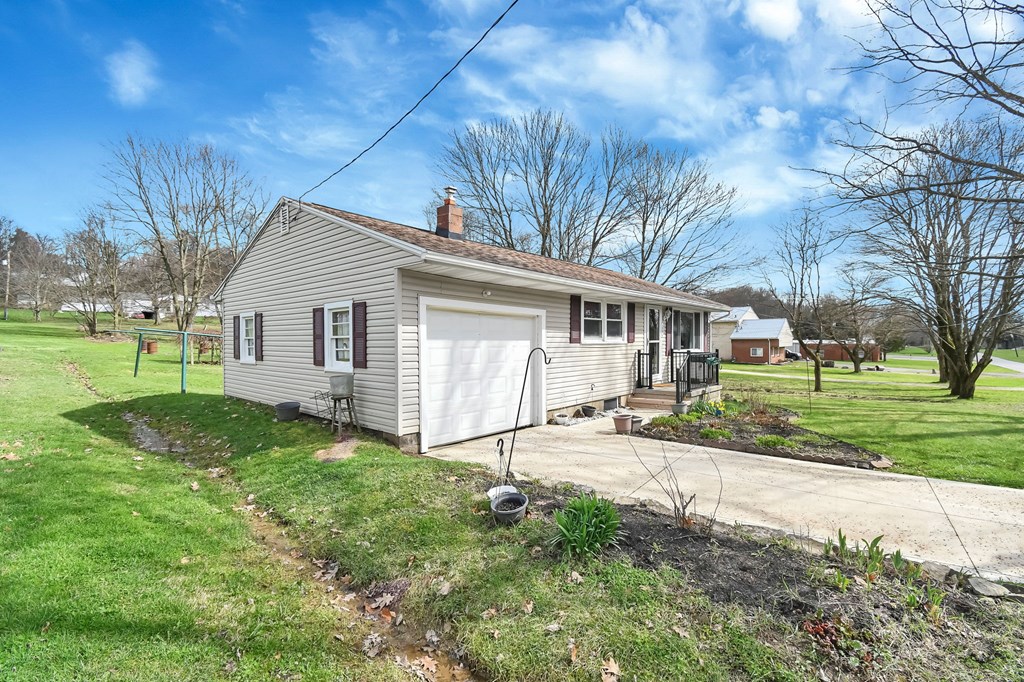 266 N Illinois Ave, Mansfield, Ohio 44905, 2 Bedrooms Bedrooms, ,1 BathroomBathrooms,Residential,For Sale,Illinois Ave,9072907