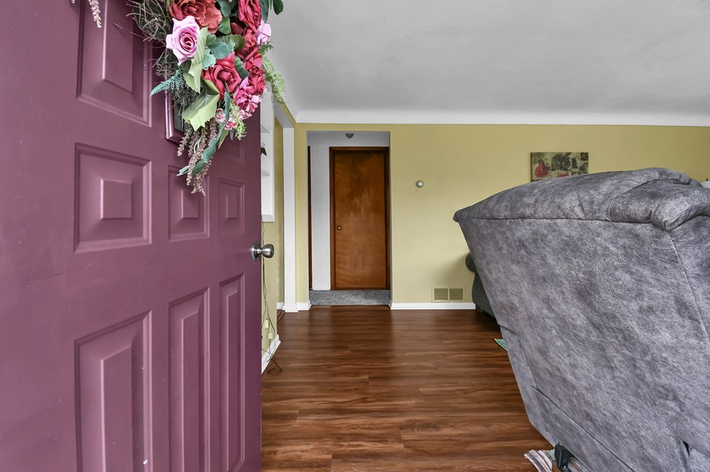 266 N Illinois Ave, Mansfield, Ohio 44905, 2 Bedrooms Bedrooms, ,1 BathroomBathrooms,Residential,For Sale,Illinois Ave,9072907