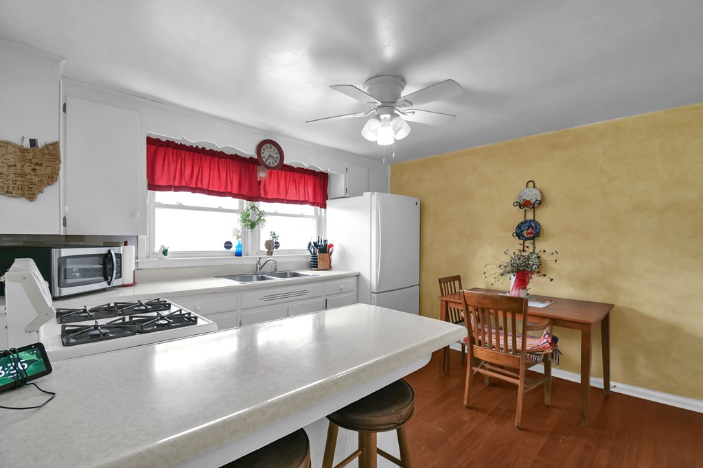 266 N Illinois Ave, Mansfield, Ohio 44905, 2 Bedrooms Bedrooms, ,1 BathroomBathrooms,Residential,For Sale,Illinois Ave,9072907