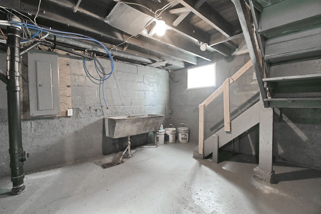 453 W Dickson Avenue, Mansfield, Ohio 44903, 3 Bedrooms Bedrooms, ,1 BathroomBathrooms,Residential,For Sale,Dickson Avenue,9072906 453 W Dickson Avenue, Mansfield, Ohio 44903, 3 Bedrooms Bedrooms, ,1 BathroomBathrooms,Residential,For Sale,Dickson Avenue,9072906