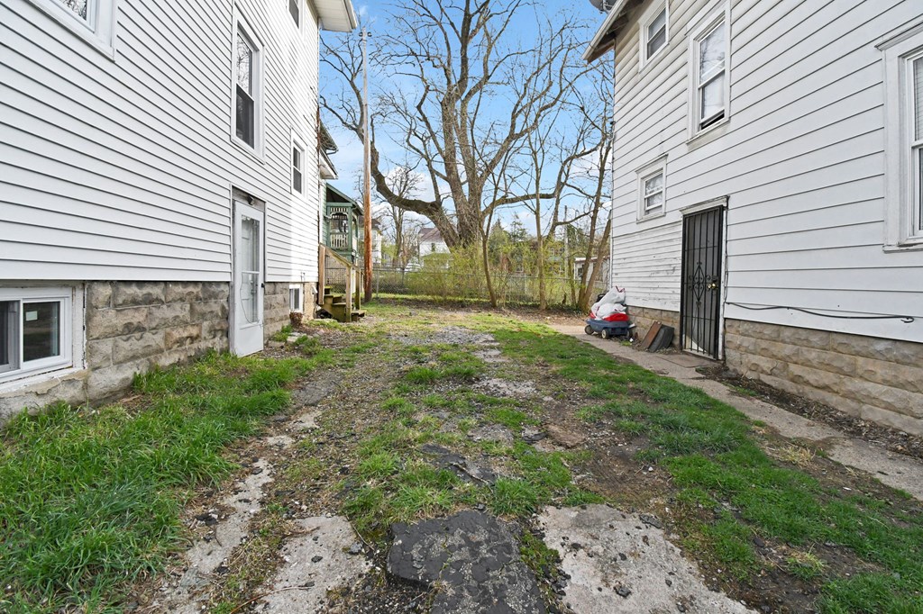 453 W Dickson Avenue, Mansfield, Ohio 44903, 3 Bedrooms Bedrooms, ,1 BathroomBathrooms,Residential,For Sale,Dickson Avenue,9072906 453 W Dickson Avenue, Mansfield, Ohio 44903, 3 Bedrooms Bedrooms, ,1 BathroomBathrooms,Residential,For Sale,Dickson Avenue,9072906