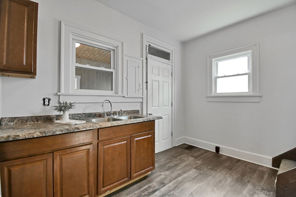 453 W Dickson Avenue, Mansfield, Ohio 44903, 3 Bedrooms Bedrooms, ,1 BathroomBathrooms,Residential,For Sale,Dickson Avenue,9072906 453 W Dickson Avenue, Mansfield, Ohio 44903, 3 Bedrooms Bedrooms, ,1 BathroomBathrooms,Residential,For Sale,Dickson Avenue,9072906