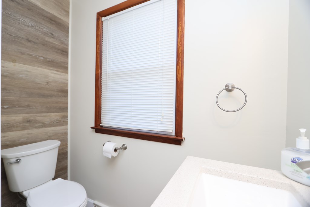 125 Hilltop Road, Ontario, Ohio 44906, 3 Bedrooms Bedrooms, ,1 BathroomBathrooms,Residential,For Sale,Hilltop Road,9072918