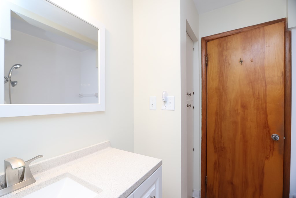 125 Hilltop Road, Ontario, Ohio 44906, 3 Bedrooms Bedrooms, ,1 BathroomBathrooms,Residential,For Sale,Hilltop Road,9072918