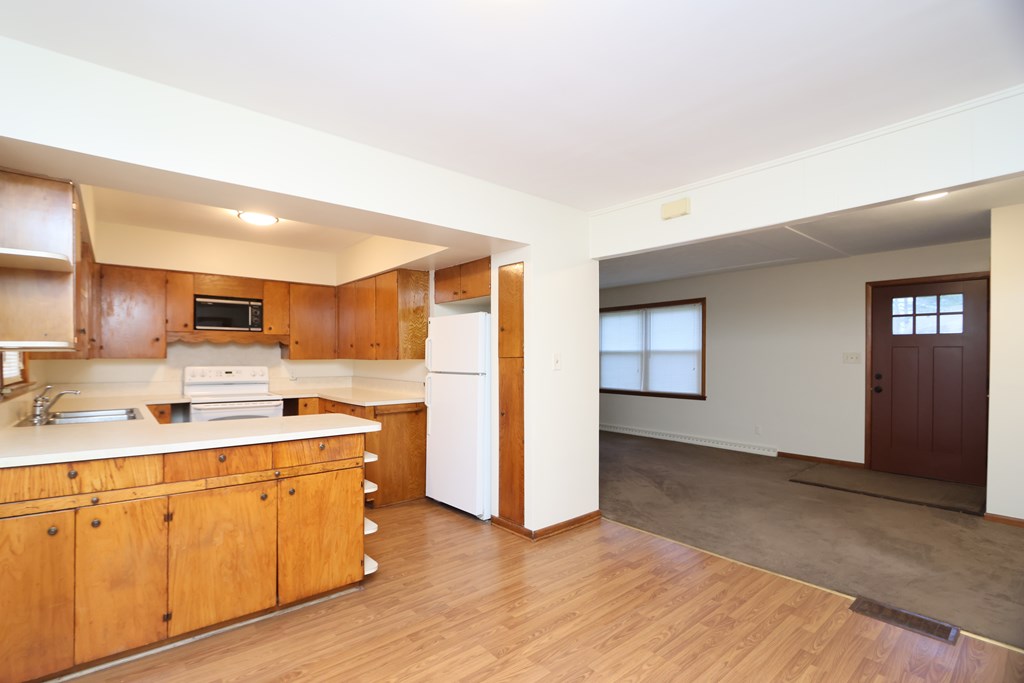 125 Hilltop Road, Ontario, Ohio 44906, 3 Bedrooms Bedrooms, ,1 BathroomBathrooms,Residential,For Sale,Hilltop Road,9072918