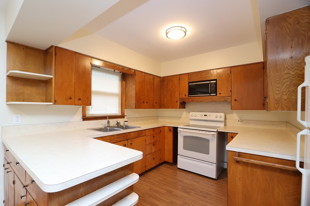 125 Hilltop Road, Ontario, Ohio 44906, 3 Bedrooms Bedrooms, ,1 BathroomBathrooms,Residential,For Sale,Hilltop Road,9072918