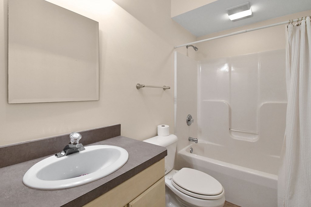 102 Roth Court, Bellevue, Ohio 44811, 3 Bedrooms Bedrooms, ,2 BathroomsBathrooms,Residential,For Sale,Roth Court,9072924