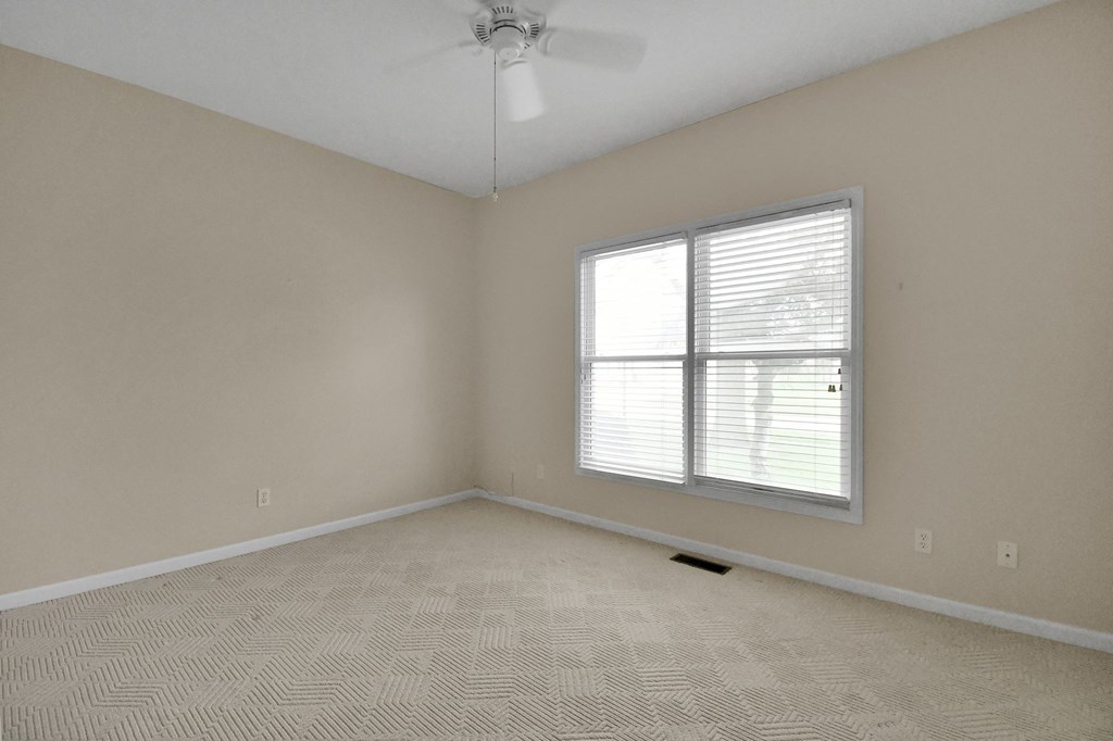 102 Roth Court, Bellevue, Ohio 44811, 3 Bedrooms Bedrooms, ,2 BathroomsBathrooms,Residential,For Sale,Roth Court,9072924