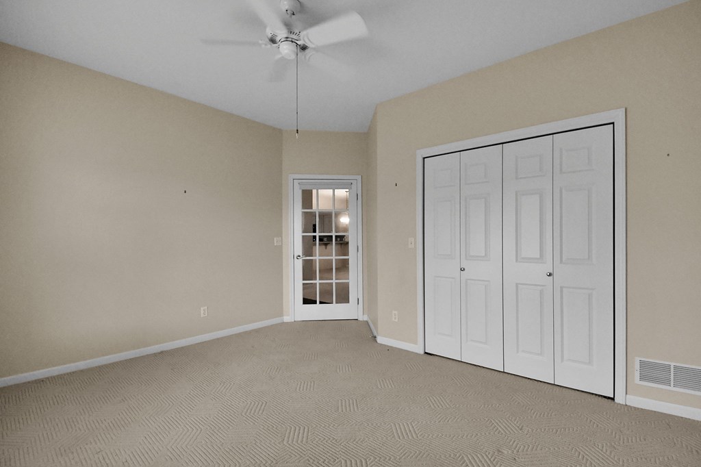 102 Roth Court, Bellevue, Ohio 44811, 3 Bedrooms Bedrooms, ,2 BathroomsBathrooms,Residential,For Sale,Roth Court,9072924