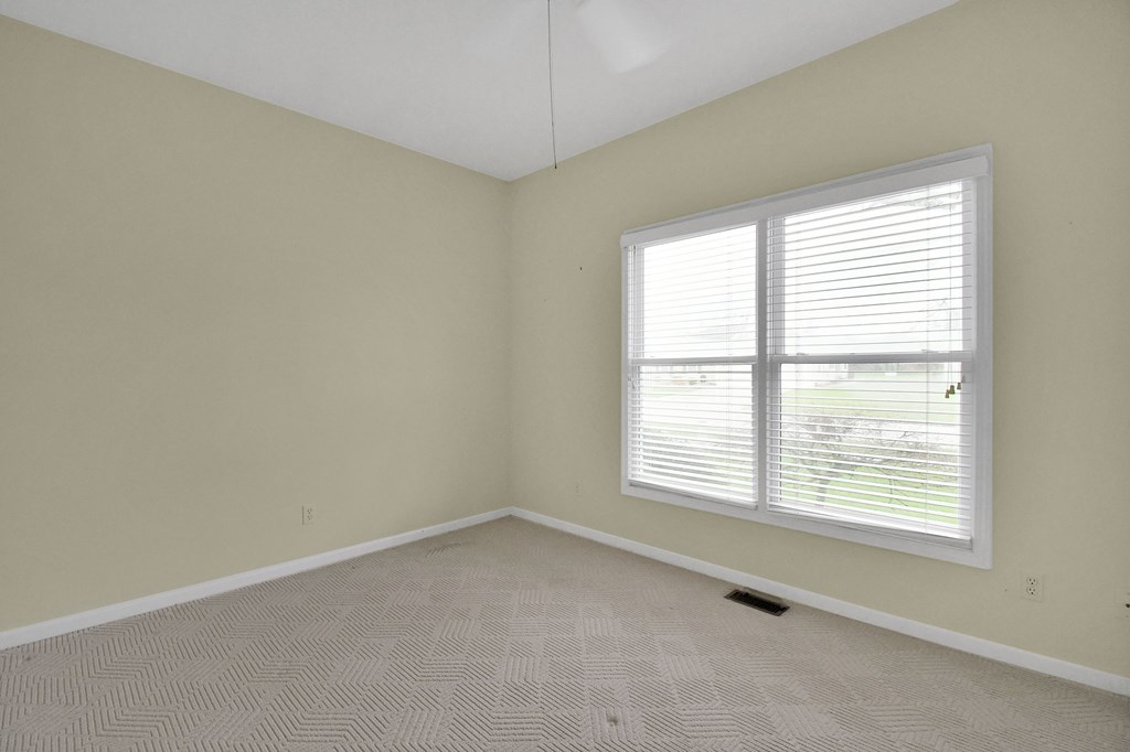 102 Roth Court, Bellevue, Ohio 44811, 3 Bedrooms Bedrooms, ,2 BathroomsBathrooms,Residential,For Sale,Roth Court,9072924