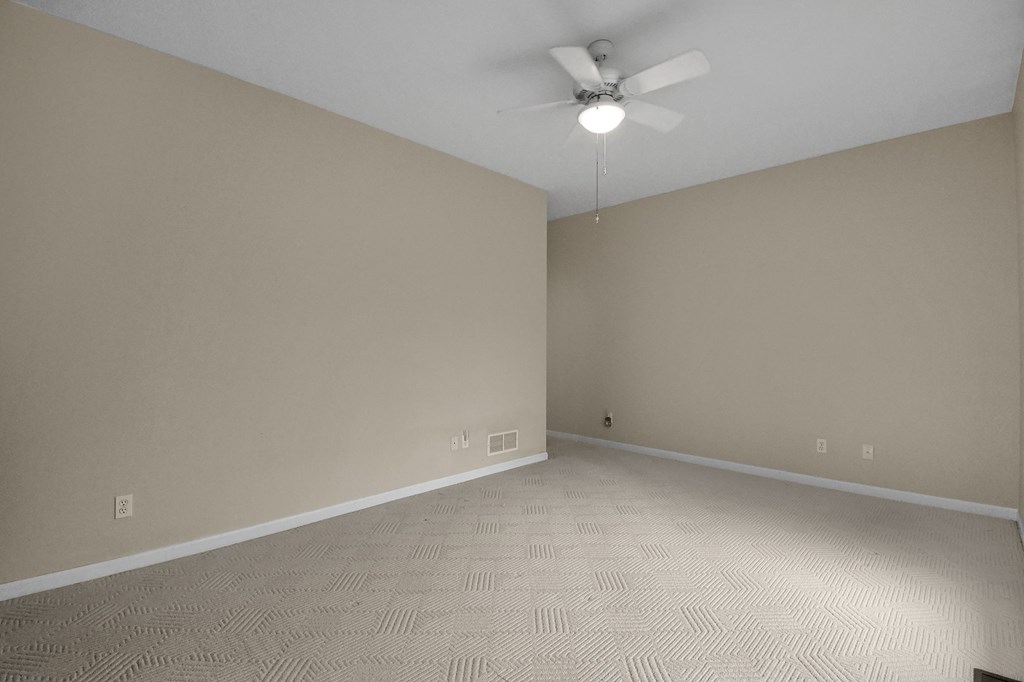 102 Roth Court, Bellevue, Ohio 44811, 3 Bedrooms Bedrooms, ,2 BathroomsBathrooms,Residential,For Sale,Roth Court,9072924