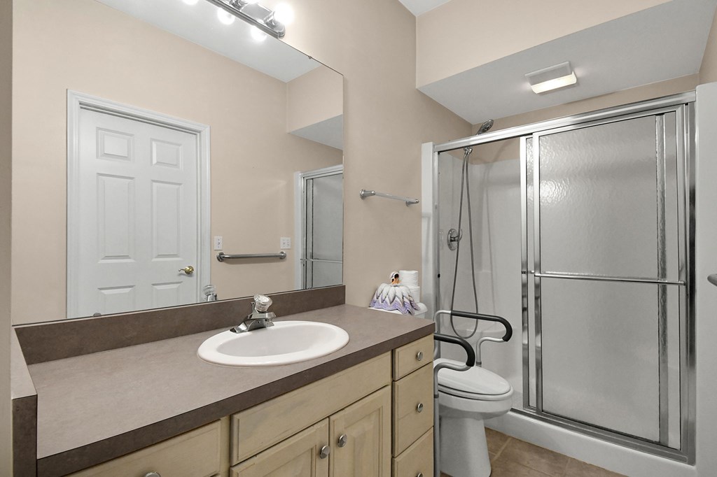 102 Roth Court, Bellevue, Ohio 44811, 3 Bedrooms Bedrooms, ,2 BathroomsBathrooms,Residential,For Sale,Roth Court,9072924