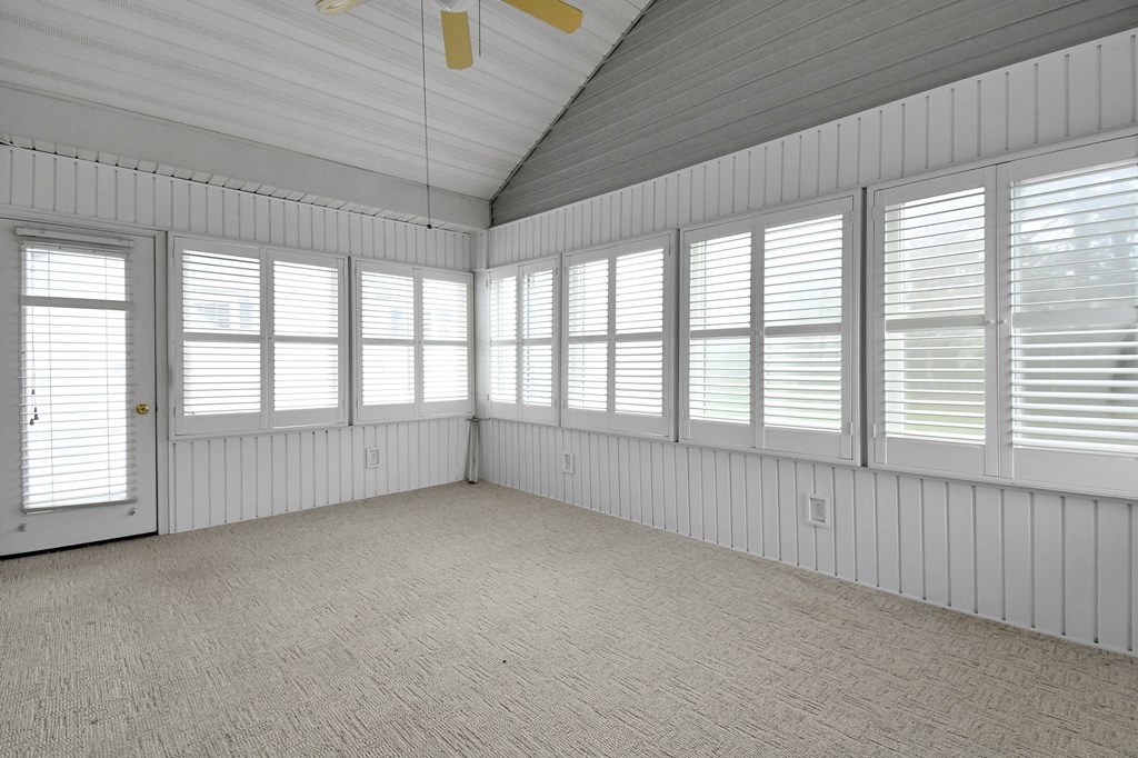 102 Roth Court, Bellevue, Ohio 44811, 3 Bedrooms Bedrooms, ,2 BathroomsBathrooms,Residential,For Sale,Roth Court,9072924