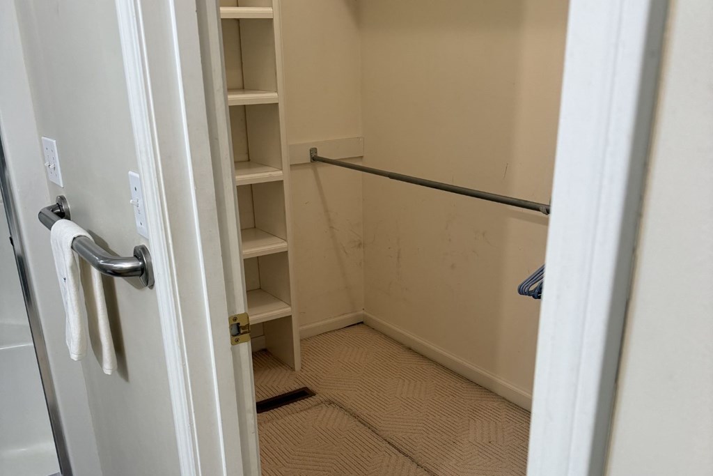 102 Roth Court, Bellevue, Ohio 44811, 3 Bedrooms Bedrooms, ,2 BathroomsBathrooms,Residential,For Sale,Roth Court,9072924