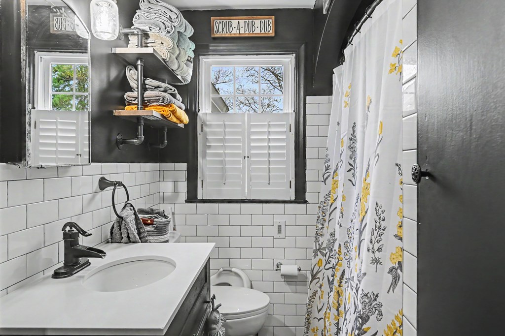 964 S Thoman Street, Crestline, Ohio 44827, 3 Bedrooms Bedrooms, ,2 BathroomsBathrooms,Residential,For Sale,Thoman Street,9072926