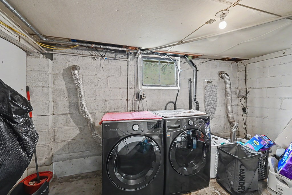 964 S Thoman Street, Crestline, Ohio 44827, 3 Bedrooms Bedrooms, ,2 BathroomsBathrooms,Residential,For Sale,Thoman Street,9072926