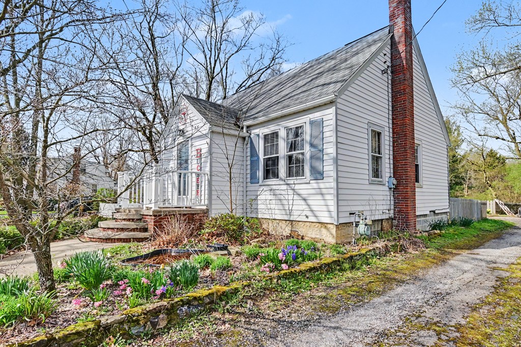 964 S Thoman Street, Crestline, Ohio 44827, 3 Bedrooms Bedrooms, ,2 BathroomsBathrooms,Residential,For Sale,Thoman Street,9072926