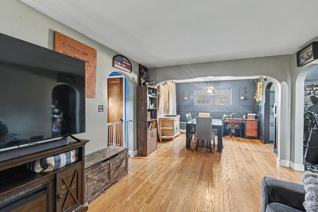 964 S Thoman Street, Crestline, Ohio 44827, 3 Bedrooms Bedrooms, ,2 BathroomsBathrooms,Residential,For Sale,Thoman Street,9072926