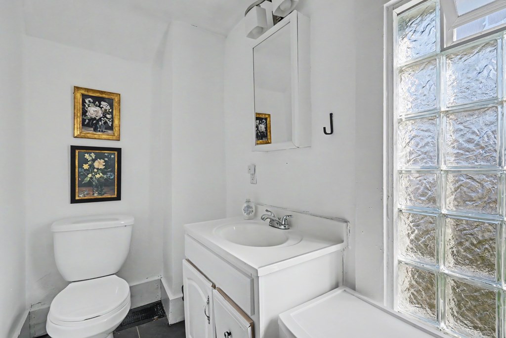 161 Huron Street, Bellville, Ohio 44813, 2 Bedrooms Bedrooms, ,2 BathroomsBathrooms,Residential,For Sale,Huron Street,9072968