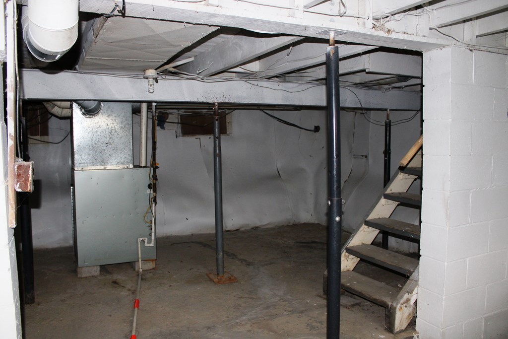 410 E 9th Street, Ashland, Ohio 44805, 2 Bedrooms Bedrooms, ,1 BathroomBathrooms,Residential,For Sale,9th Street,9072979