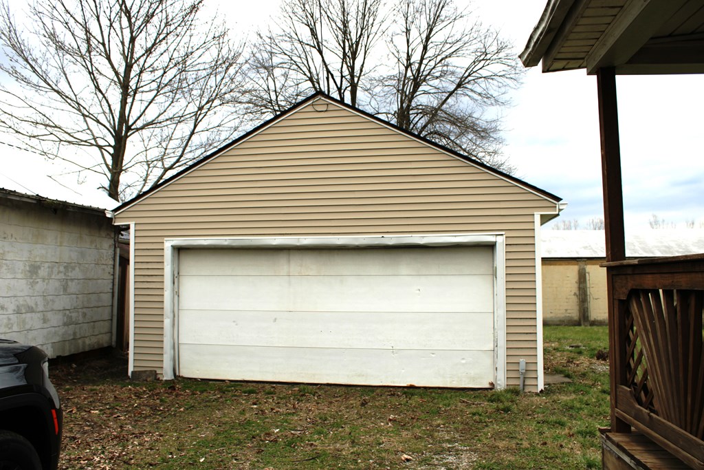 410 E 9th Street, Ashland, Ohio 44805, 2 Bedrooms Bedrooms, ,1 BathroomBathrooms,Residential,For Sale,9th Street,9072979