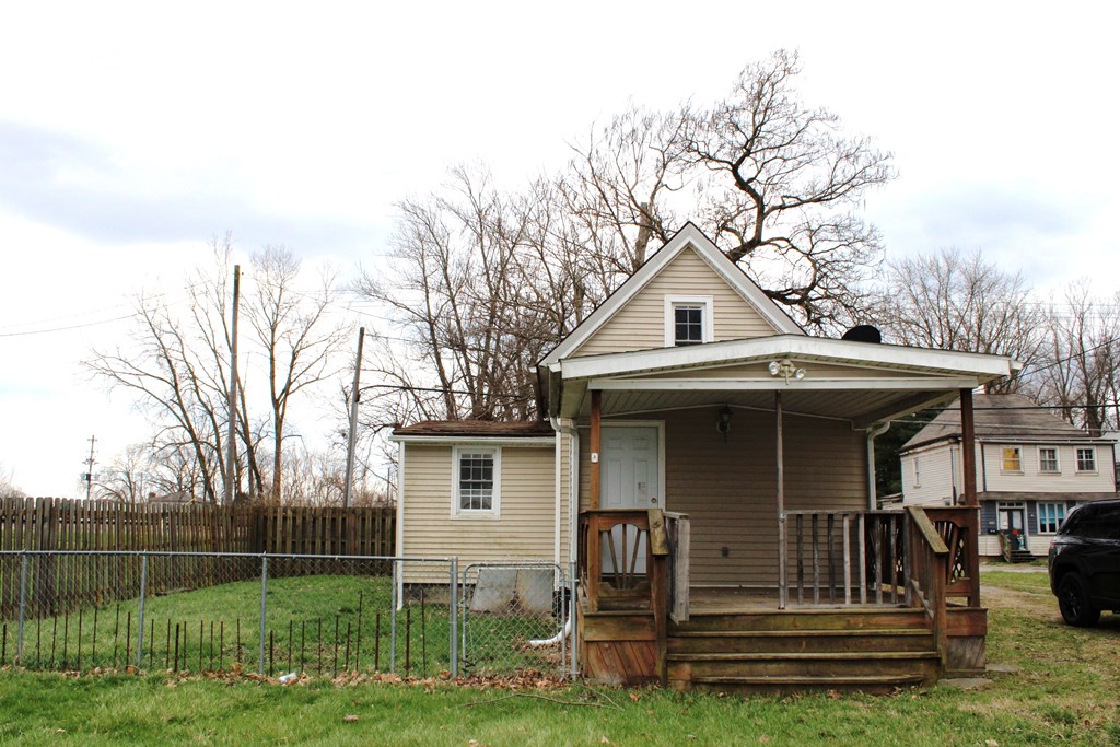 410 E 9th Street, Ashland, Ohio 44805, 2 Bedrooms Bedrooms, ,1 BathroomBathrooms,Residential,For Sale,9th Street,9072979