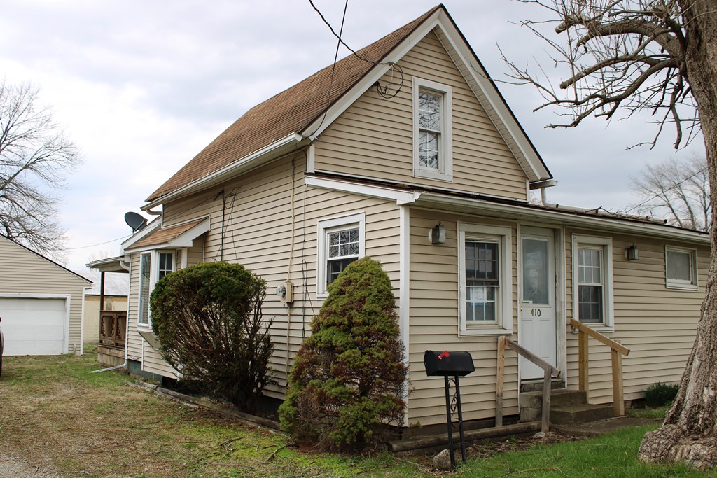 410 E 9th Street, Ashland, Ohio 44805, 2 Bedrooms Bedrooms, ,1 BathroomBathrooms,Residential,For Sale,9th Street,9072979
