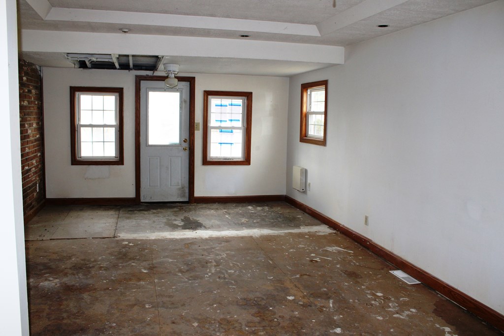 410 E 9th Street, Ashland, Ohio 44805, 2 Bedrooms Bedrooms, ,1 BathroomBathrooms,Residential,For Sale,9th Street,9072979