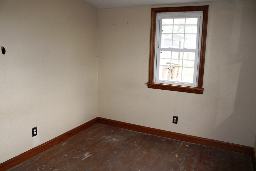 410 E 9th Street, Ashland, Ohio 44805, 2 Bedrooms Bedrooms, ,1 BathroomBathrooms,Residential,For Sale,9th Street,9072979