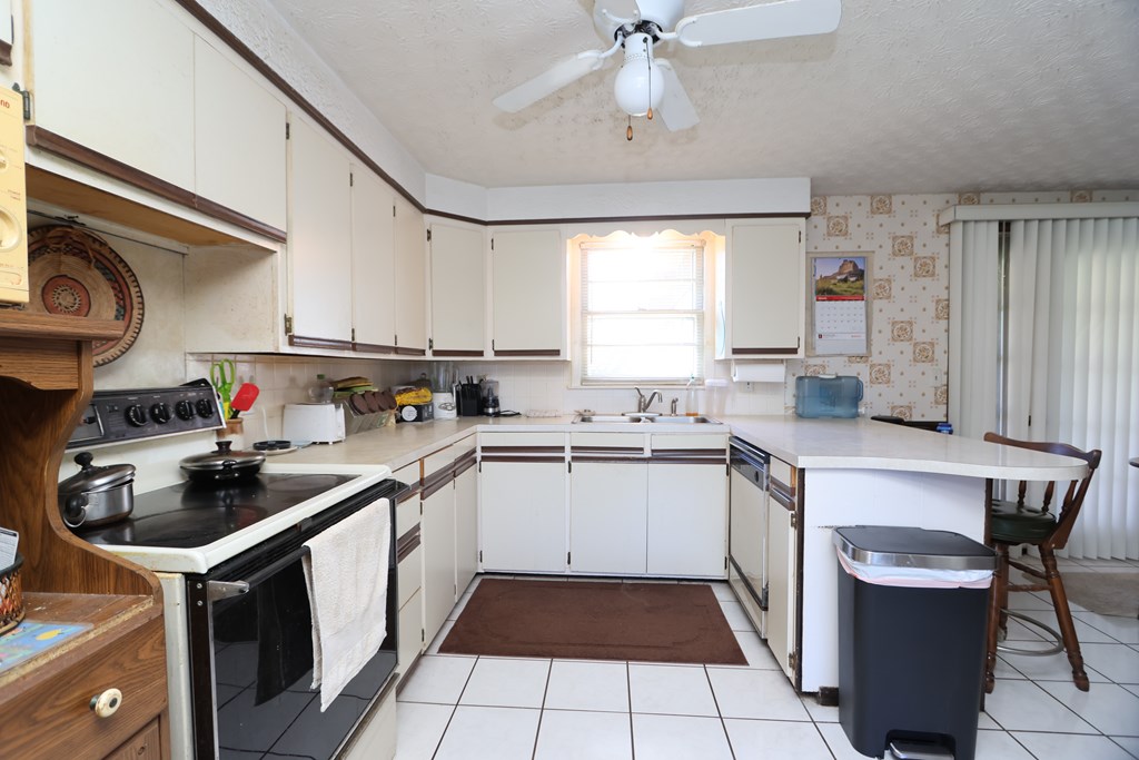 1440 Barbara Lane, Mansfield, Ohio 44905, 3 Bedrooms Bedrooms, ,1 BathroomBathrooms,Residential,For Sale,Barbara Lane,9072986