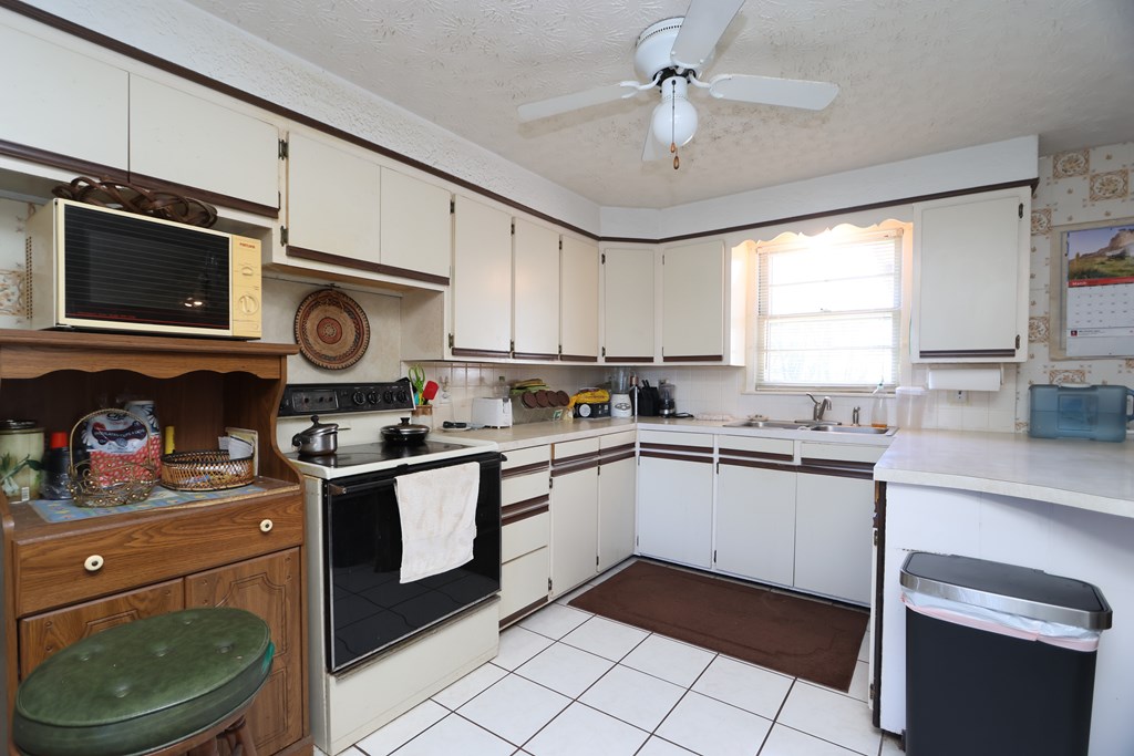 1440 Barbara Lane, Mansfield, Ohio 44905, 3 Bedrooms Bedrooms, ,1 BathroomBathrooms,Residential,For Sale,Barbara Lane,9072986