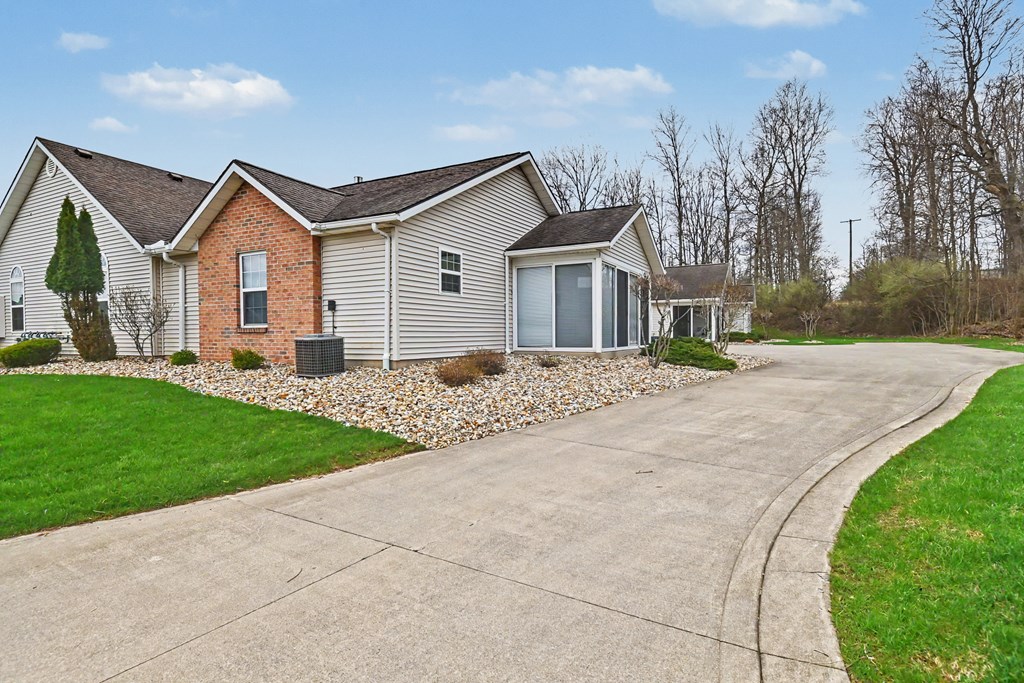 2355 Deerfield Lane, Ontario, Ohio 44906, 2 Bedrooms Bedrooms, ,2 BathroomsBathrooms,Residential,For Sale,Deerfield Lane,9072990