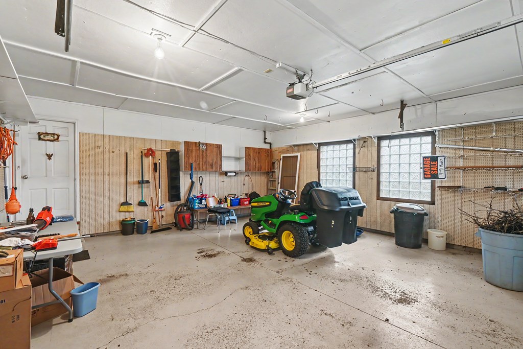 440 Mader Drive, Bucyrus, Ohio 44820, 3 Bedrooms Bedrooms, ,2 BathroomsBathrooms,Residential,For Sale,Mader Drive,9072994