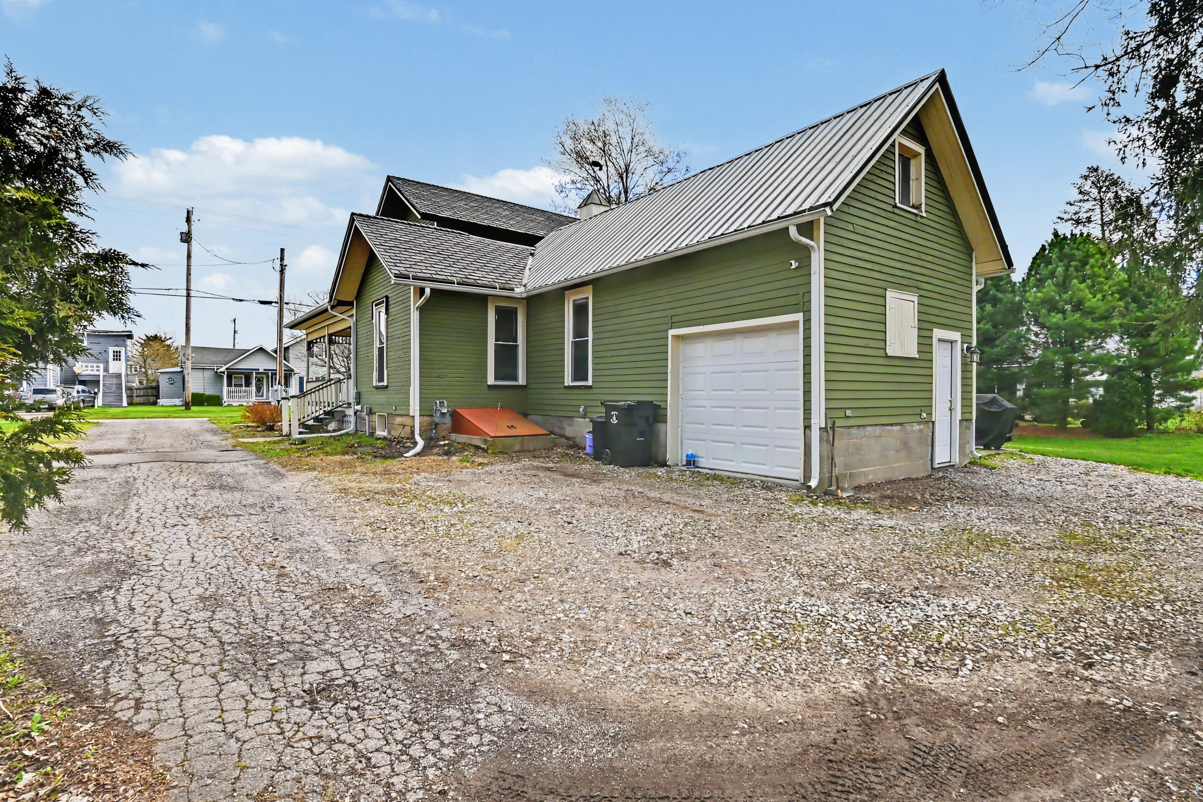 92 SOUTH MAIN STREET, NEW LONDON, OH 44851, 3 Bedrooms Bedrooms, ,2 BathroomsBathrooms,Residential,For Sale,South Main,