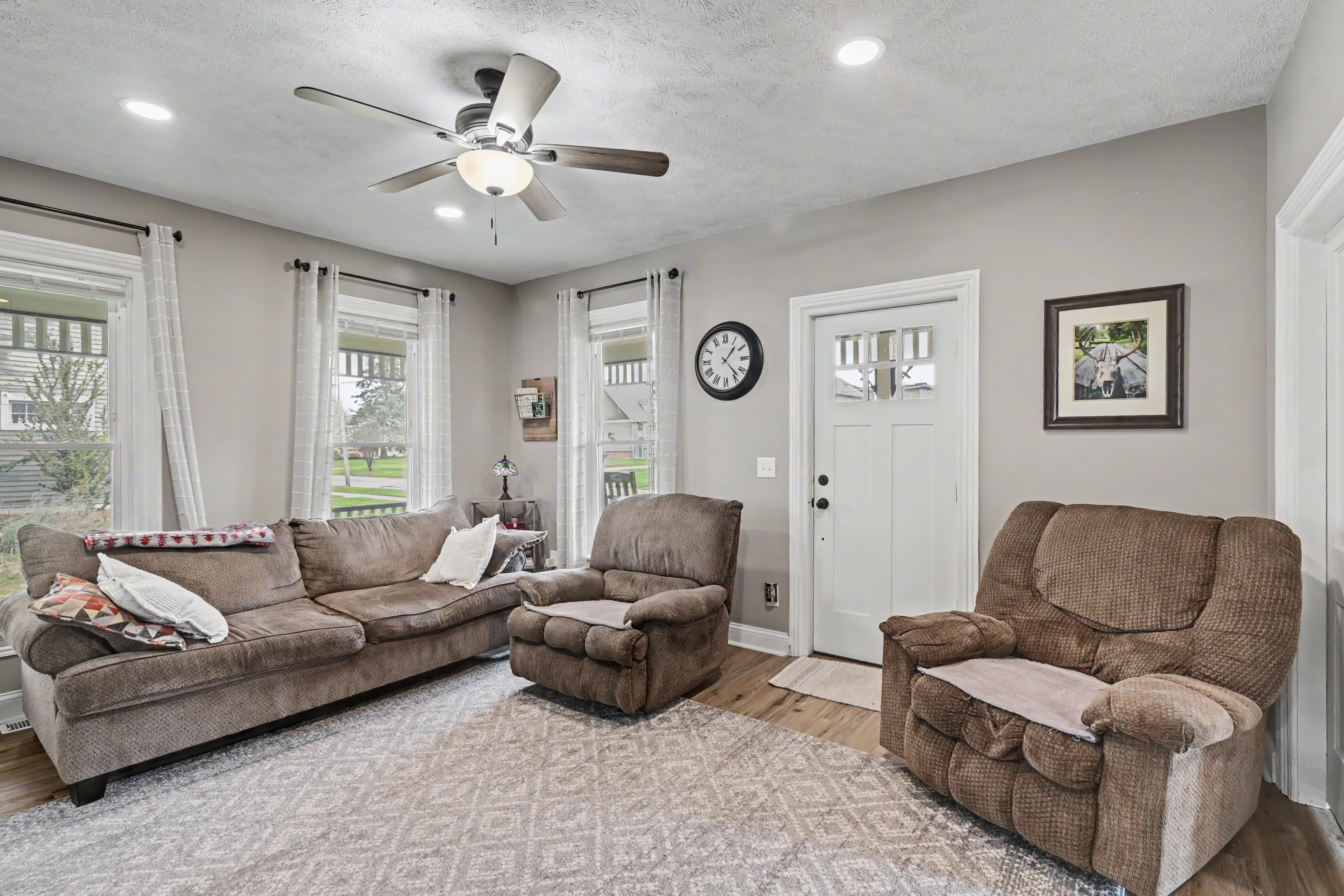 92 SOUTH MAIN STREET, NEW LONDON, OH 44851, 3 Bedrooms Bedrooms, ,2 BathroomsBathrooms,Residential,For Sale,South Main,