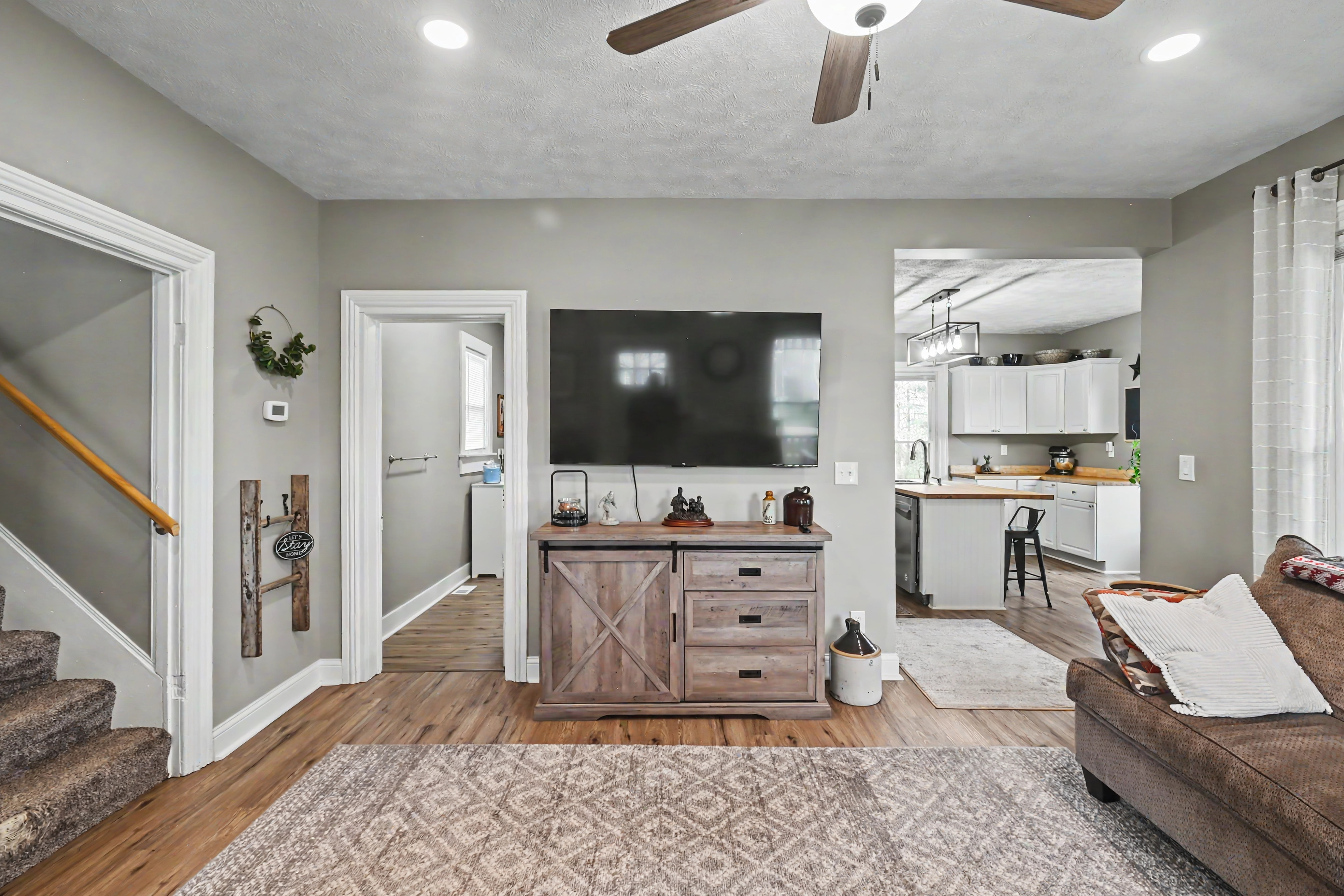 92 SOUTH MAIN STREET, NEW LONDON, OH 44851, 3 Bedrooms Bedrooms, ,2 BathroomsBathrooms,Residential,For Sale,South Main,