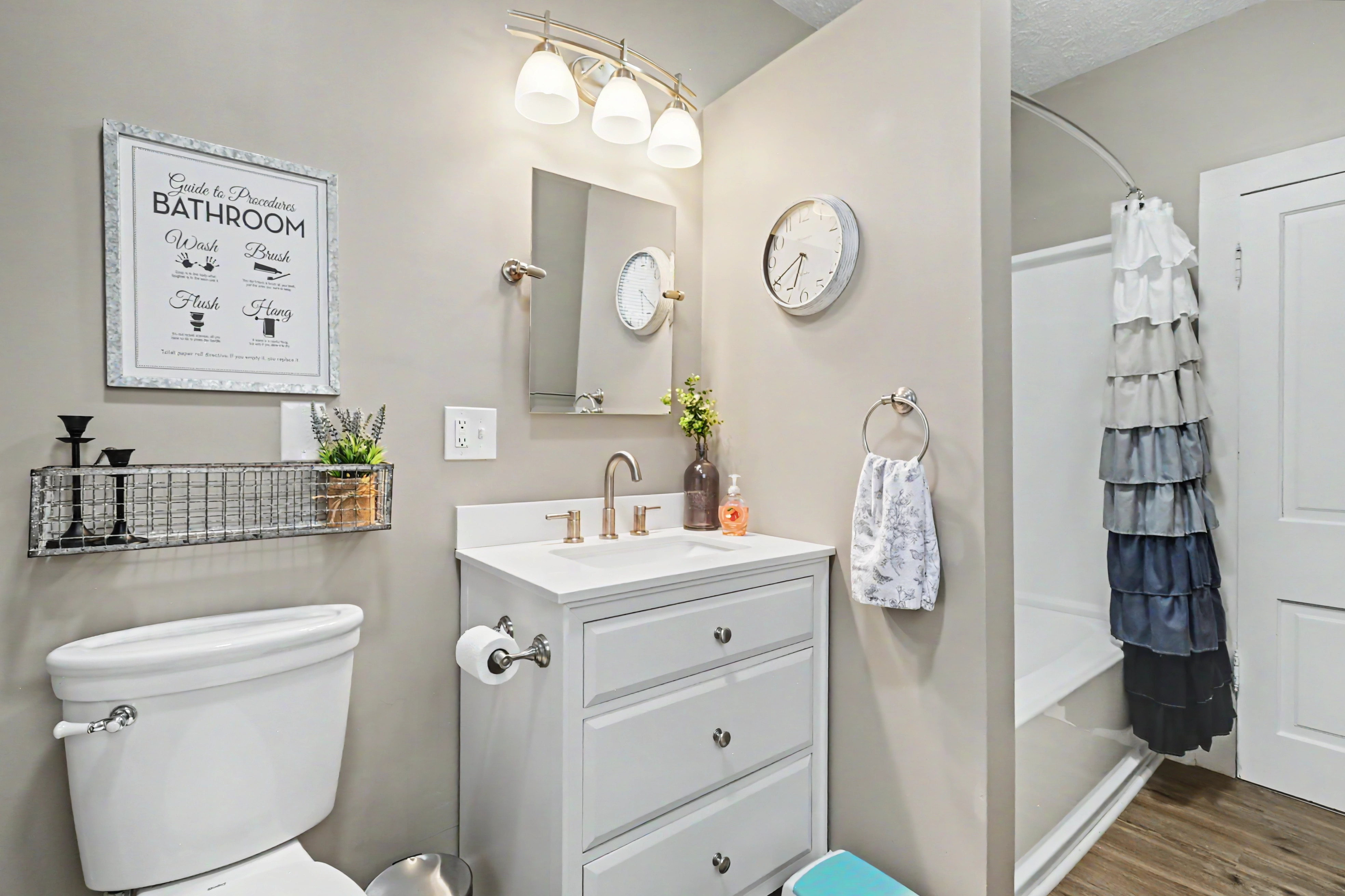 92 SOUTH MAIN STREET, NEW LONDON, OH 44851, 3 Bedrooms Bedrooms, ,2 BathroomsBathrooms,Residential,For Sale,South Main,