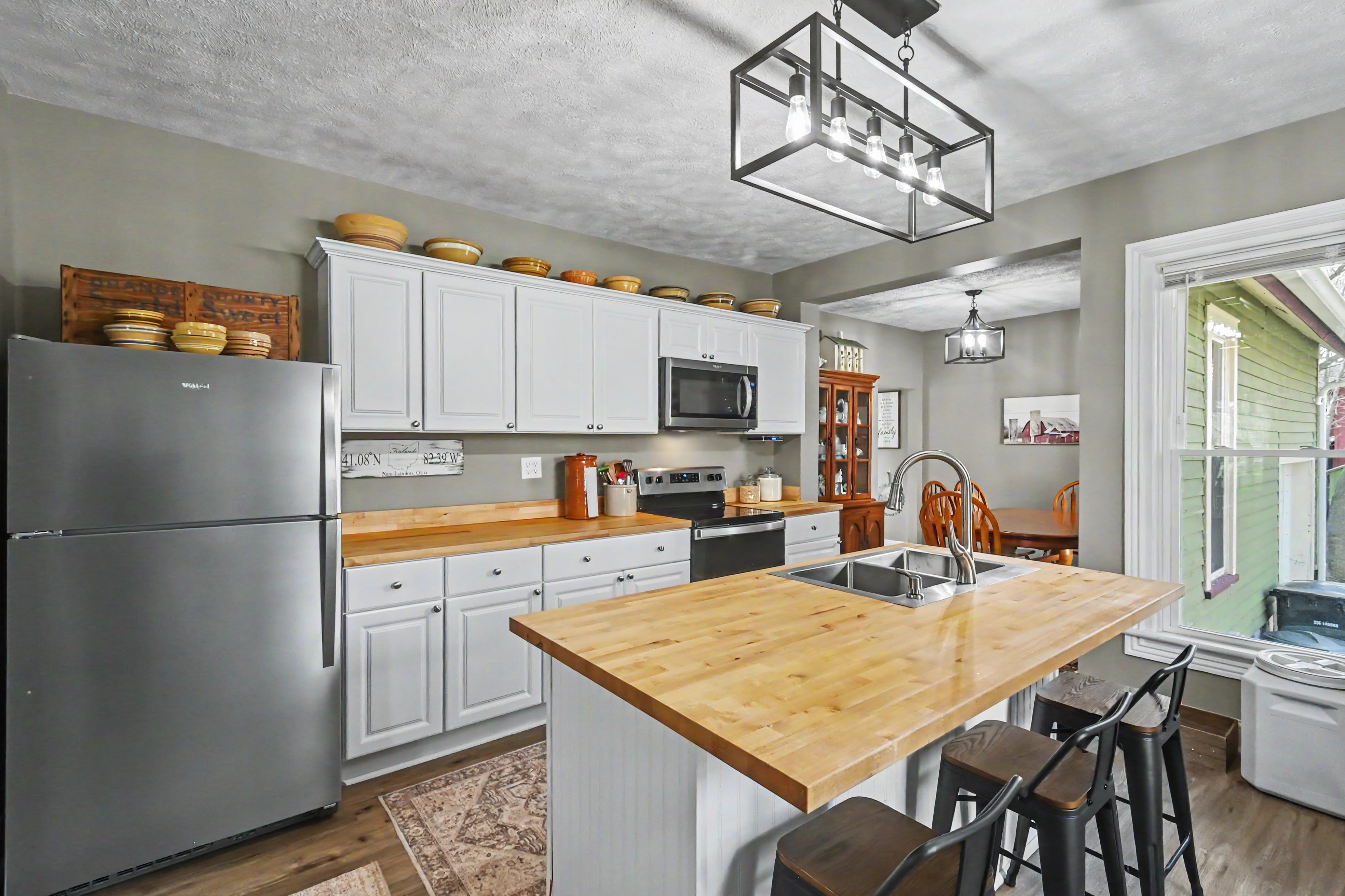 92 SOUTH MAIN STREET, NEW LONDON, OH 44851, 3 Bedrooms Bedrooms, ,2 BathroomsBathrooms,Residential,For Sale,South Main,