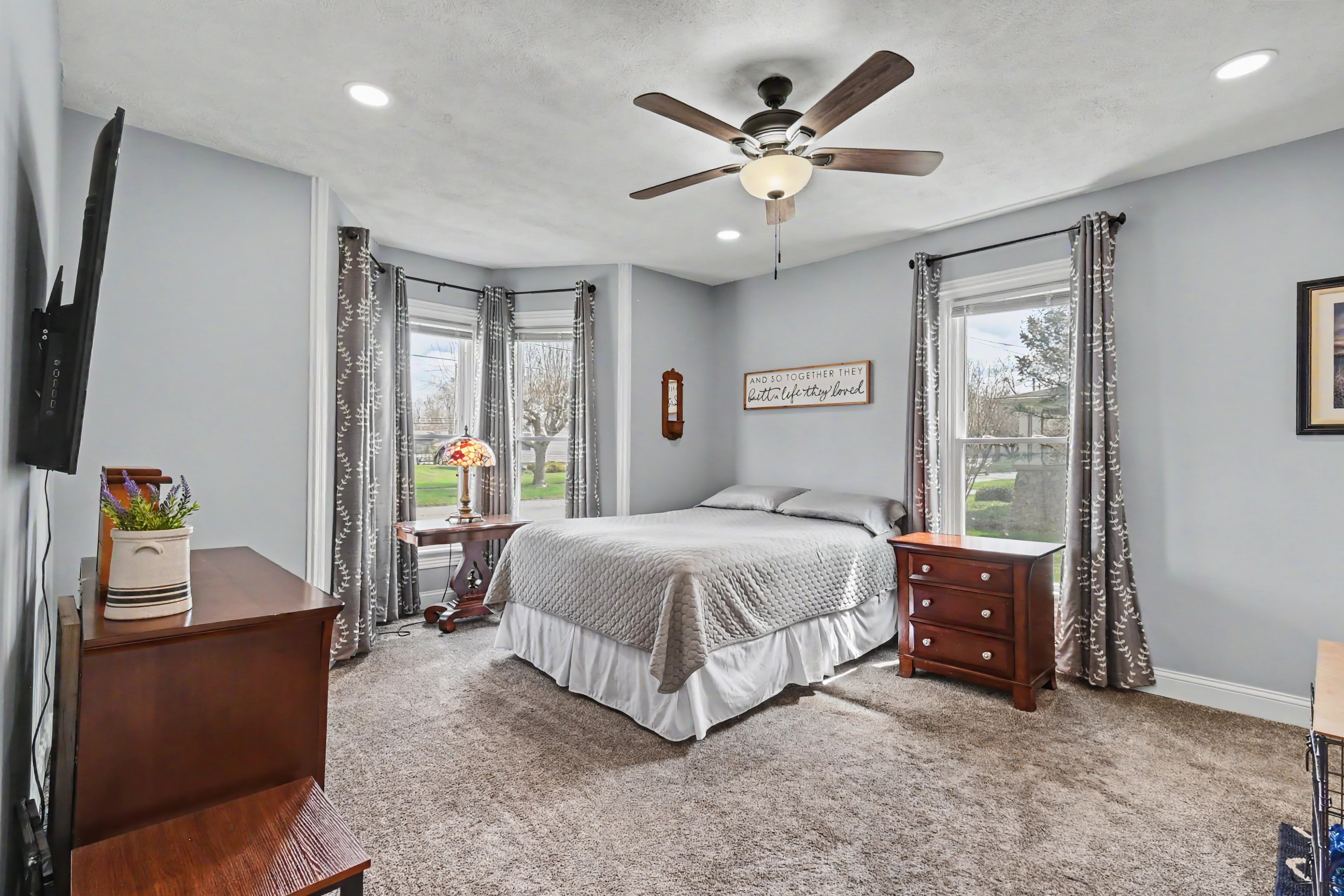 92 SOUTH MAIN STREET, NEW LONDON, OH 44851, 3 Bedrooms Bedrooms, ,2 BathroomsBathrooms,Residential,For Sale,South Main,