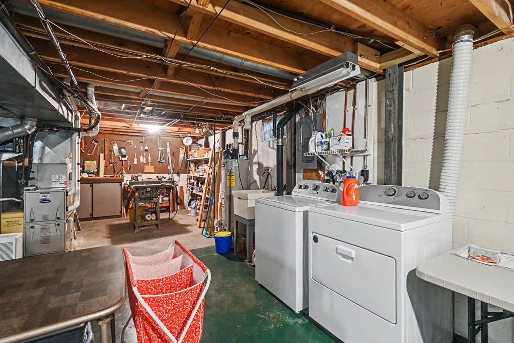 1020 Victoria Drive, Bucyrus, Ohio 44820, 4 Bedrooms Bedrooms, ,2 BathroomsBathrooms,Residential,For Sale,Victoria Drive,9073020