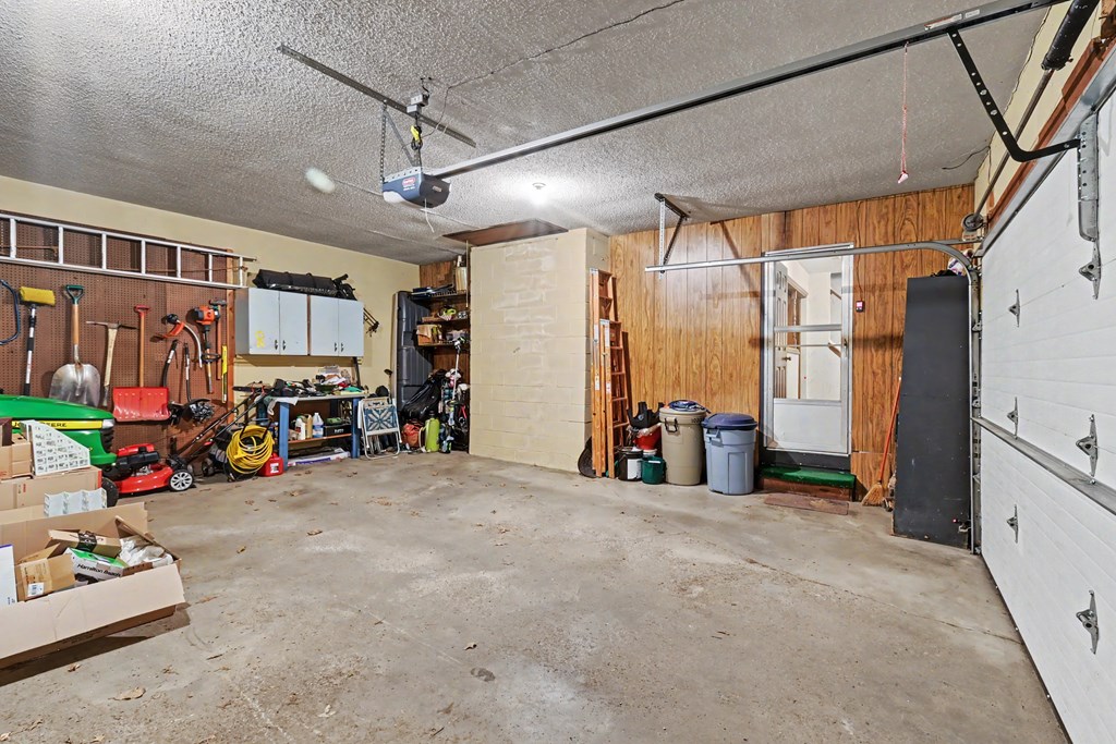 1020 Victoria Drive, Bucyrus, Ohio 44820, 4 Bedrooms Bedrooms, ,2 BathroomsBathrooms,Residential,For Sale,Victoria Drive,9073020