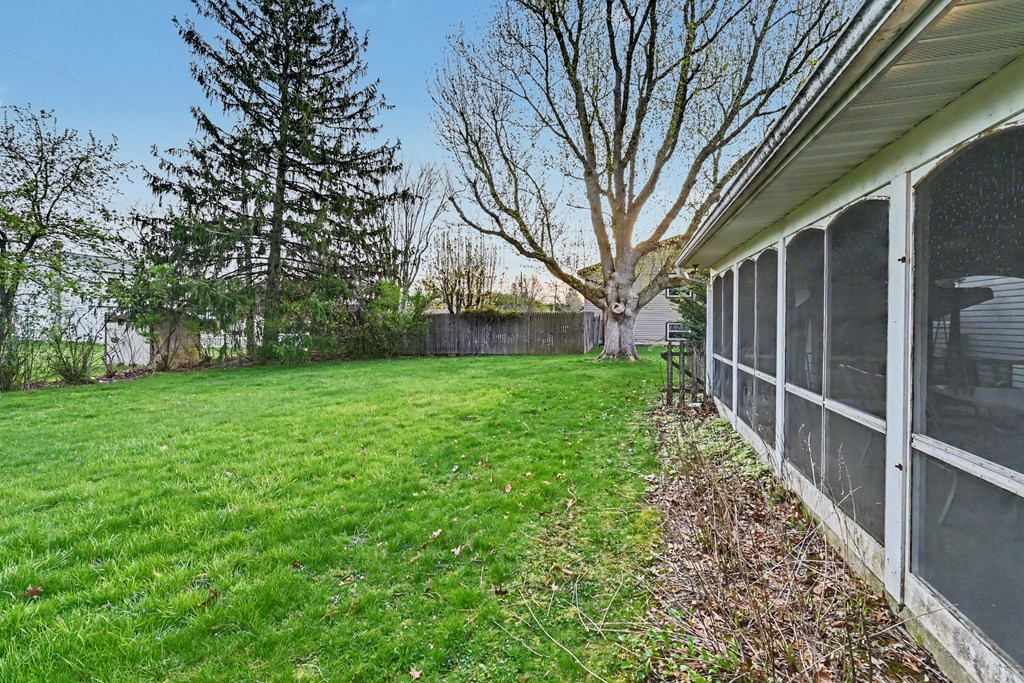 1020 Victoria Drive, Bucyrus, Ohio 44820, 4 Bedrooms Bedrooms, ,2 BathroomsBathrooms,Residential,For Sale,Victoria Drive,9073020