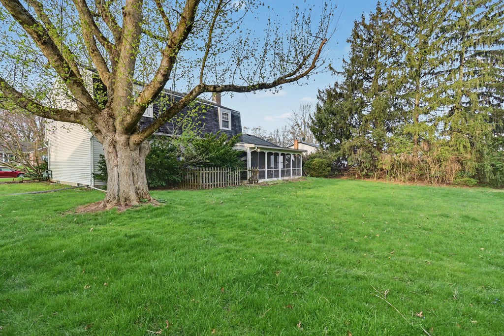 1020 Victoria Drive, Bucyrus, Ohio 44820, 4 Bedrooms Bedrooms, ,2 BathroomsBathrooms,Residential,For Sale,Victoria Drive,9073020