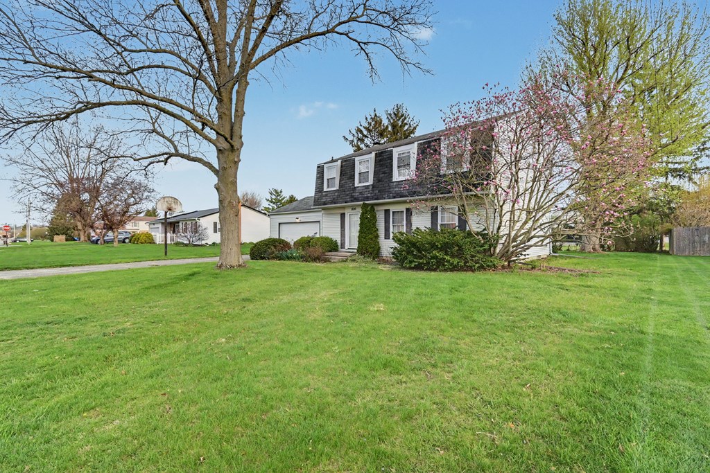 1020 Victoria Drive, Bucyrus, Ohio 44820, 4 Bedrooms Bedrooms, ,2 BathroomsBathrooms,Residential,For Sale,Victoria Drive,9073020