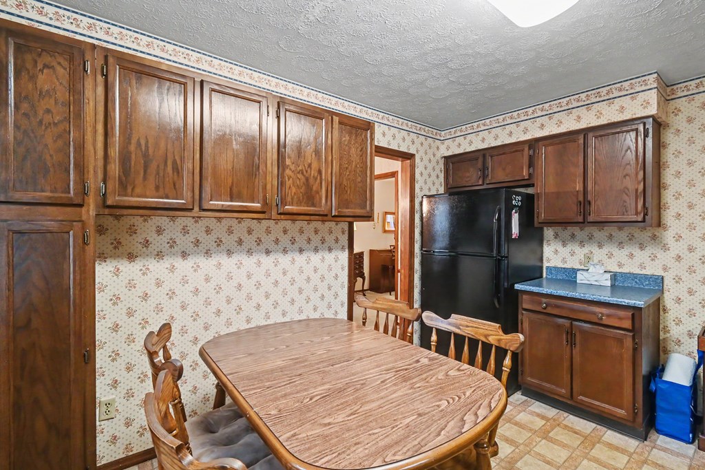 1020 Victoria Drive, Bucyrus, Ohio 44820, 4 Bedrooms Bedrooms, ,2 BathroomsBathrooms,Residential,For Sale,Victoria Drive,9073020