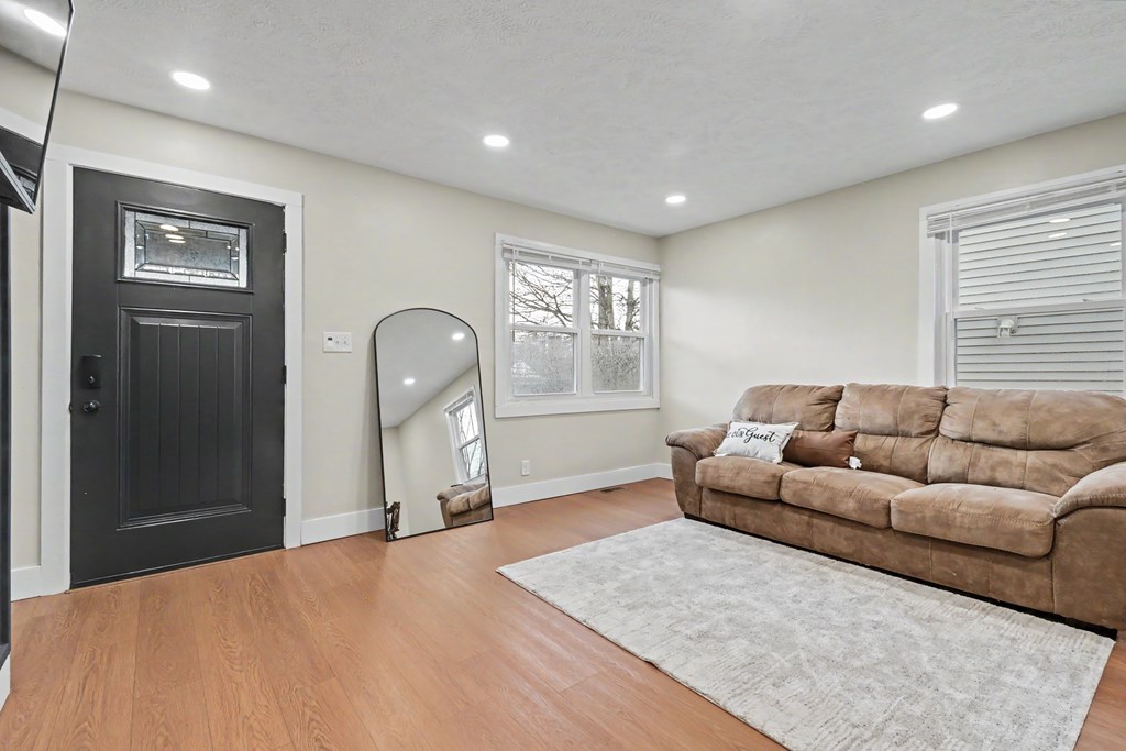 315 Muth Road, Mansfield, Ohio 44903, 3 Bedrooms Bedrooms, ,2 BathroomsBathrooms,Residential,For Sale,Muth Road,9073021