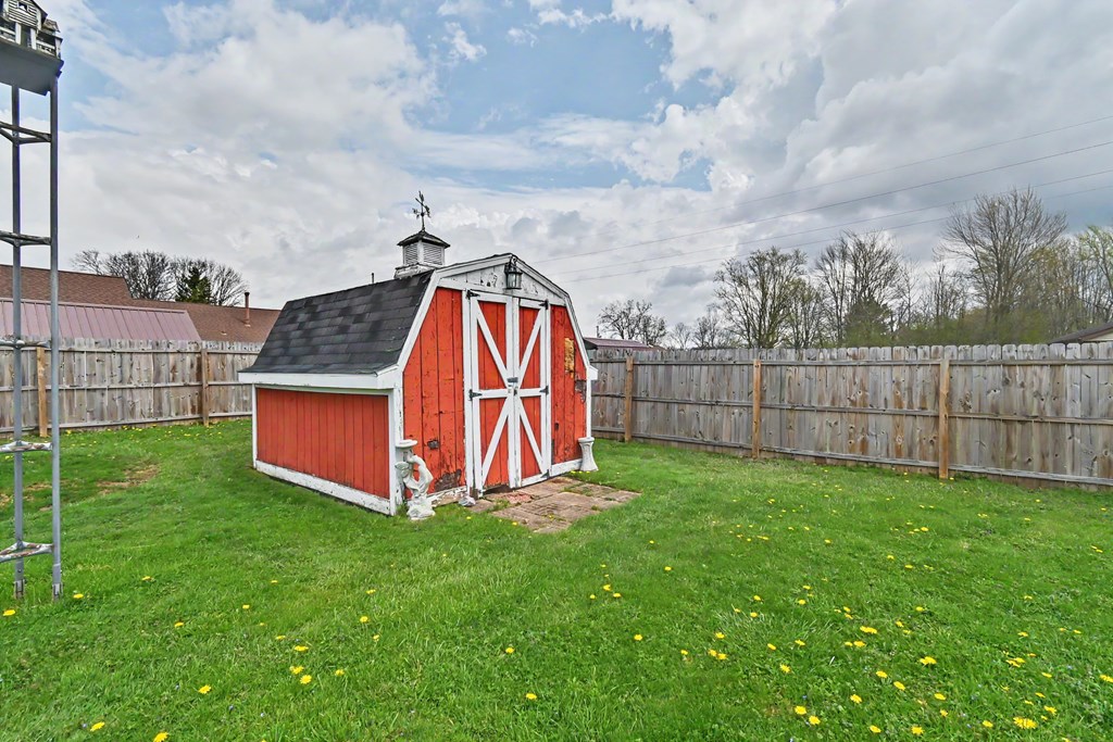 319 Etler Drive, Crestline, Ohio 44827, 3 Bedrooms Bedrooms, ,2 BathroomsBathrooms,Residential,For Sale,Etler Drive,9073022