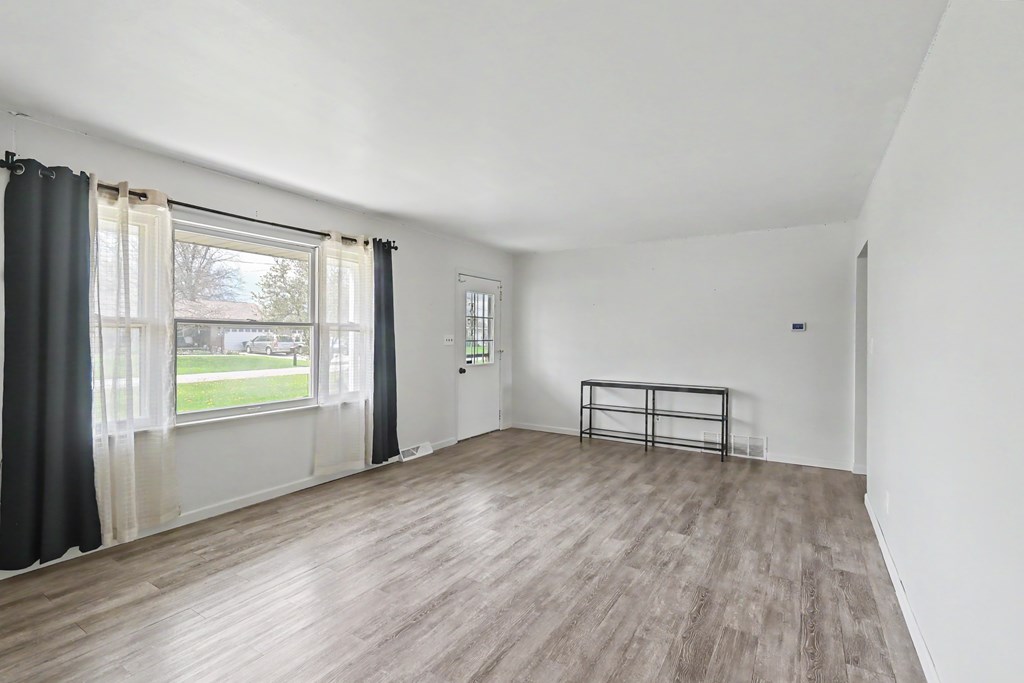 319 Etler Drive, Crestline, Ohio 44827, 3 Bedrooms Bedrooms, ,2 BathroomsBathrooms,Residential,For Sale,Etler Drive,9073022